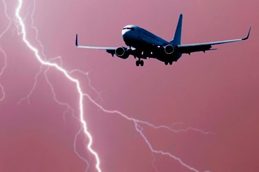 Faut-il investir dans l’action du groupe Boeing dont le cours de Bourse a perdu 17% en un an ?